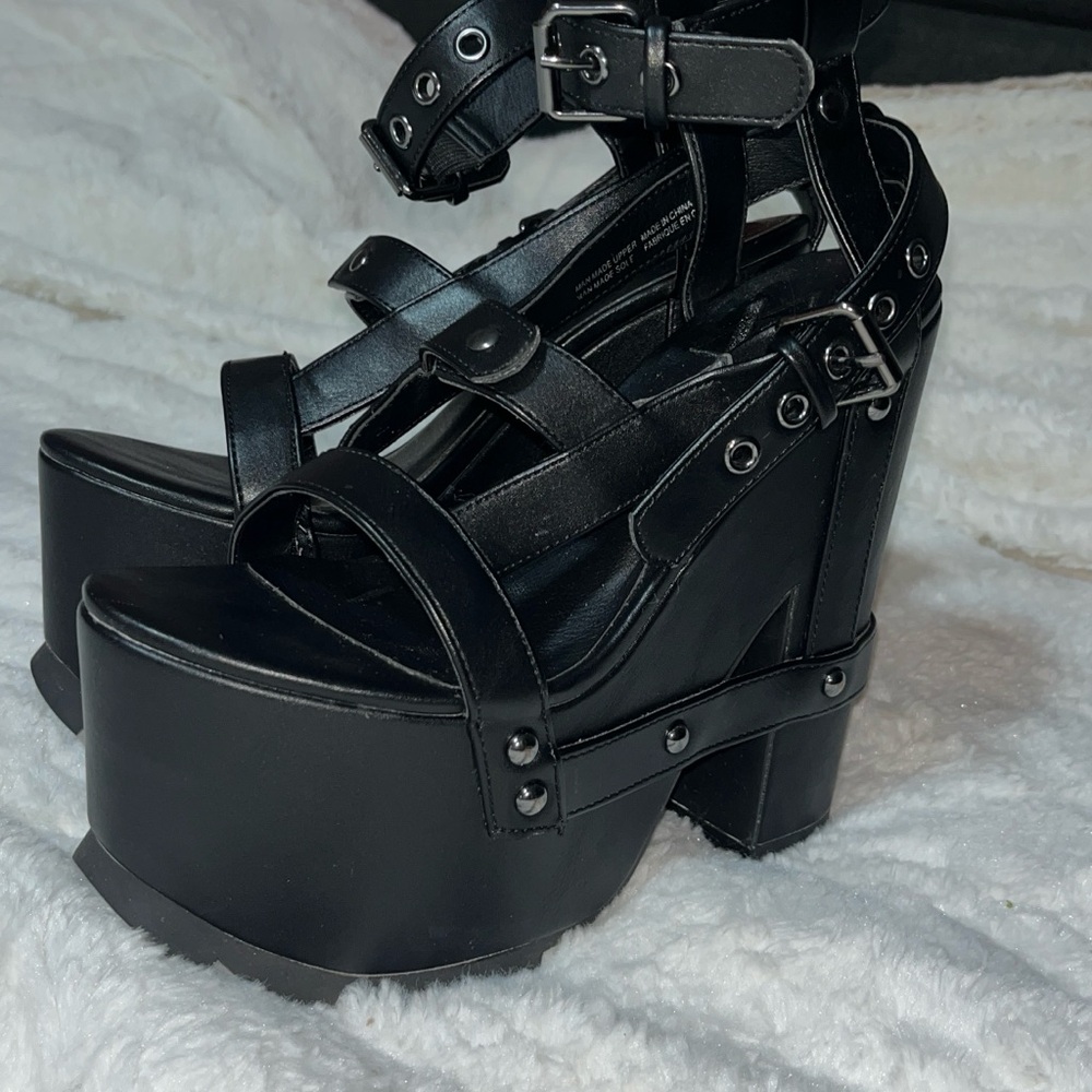 YRU Black Strappy Platform Heels